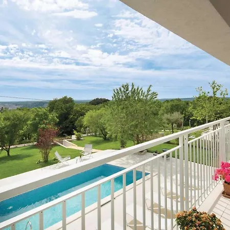 Chiara Villa *